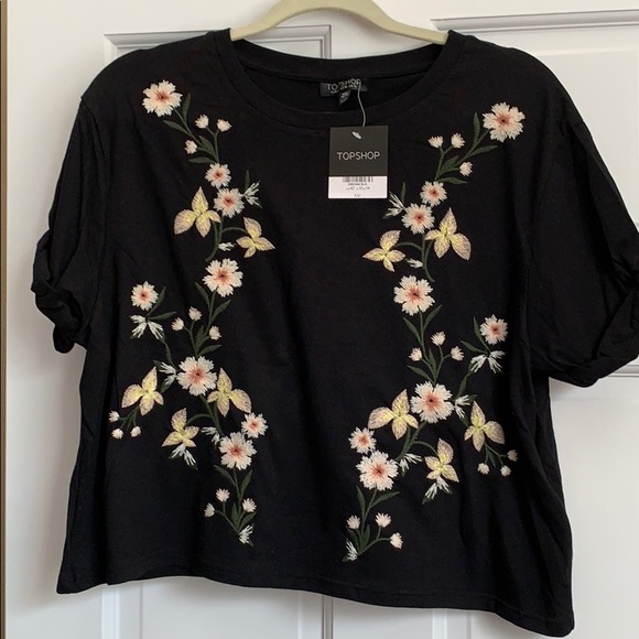 Topshop Tops - Topshop cropped T-shirt. Size 10 NWT. Black floral